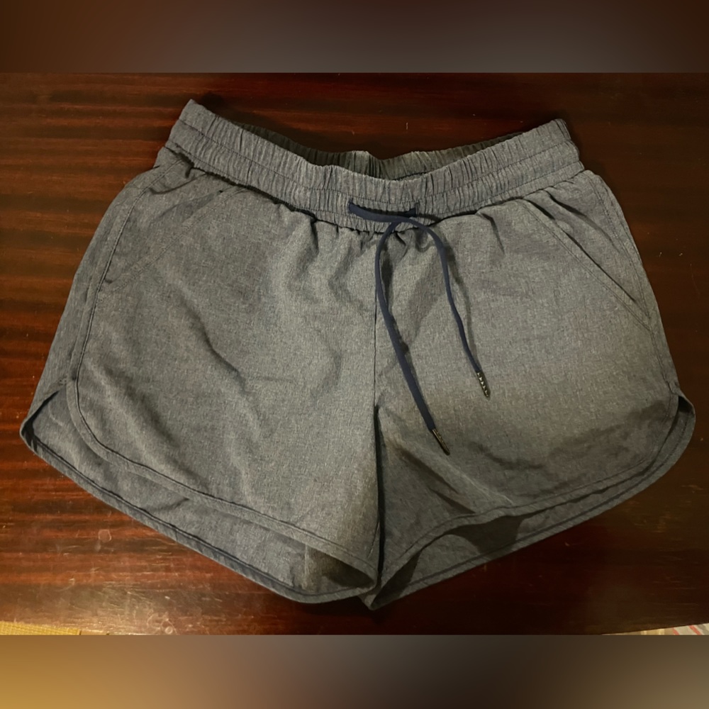 Cute grey athletic shorts with dressy and pockets